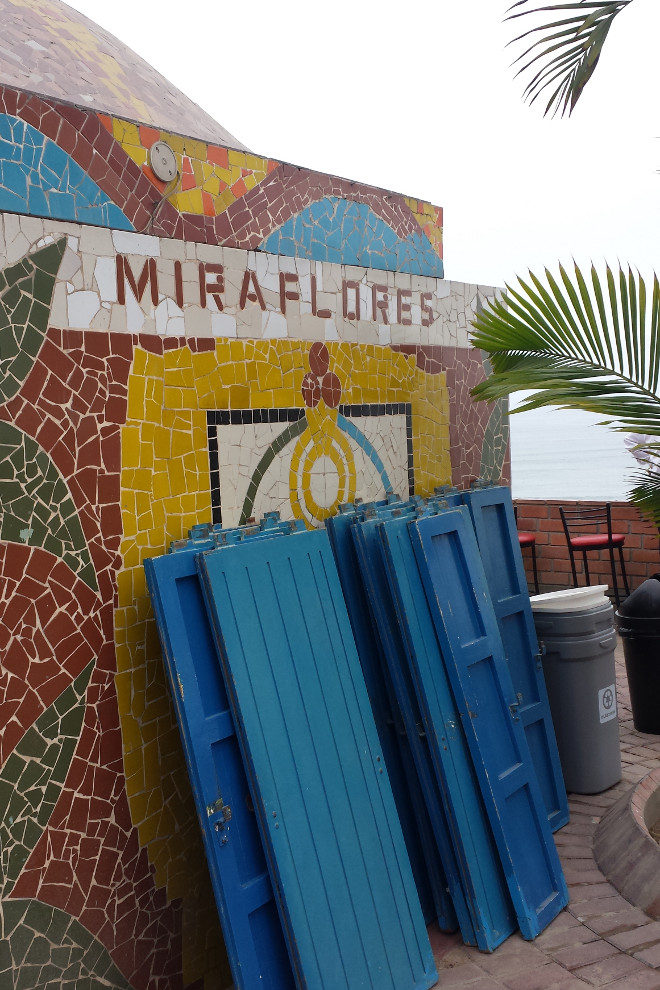 Miraflores doors