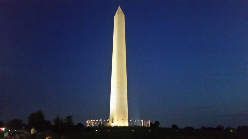 Washington monument at night