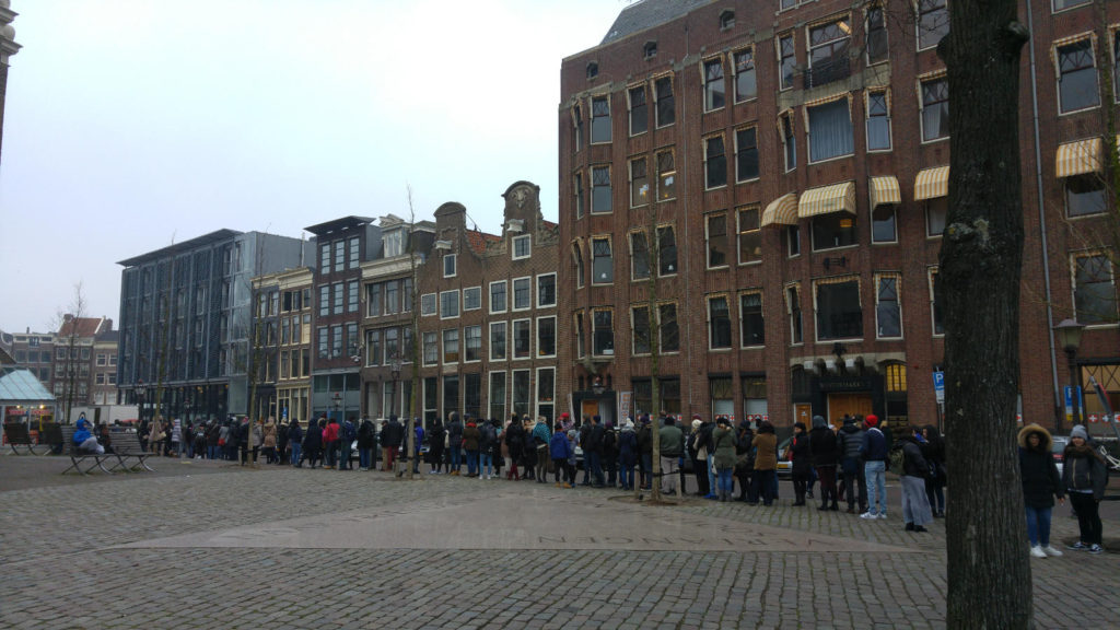 Anne Frank queue