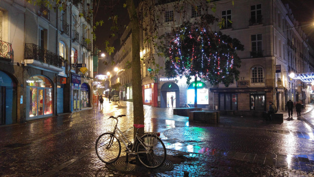 Nantes at night