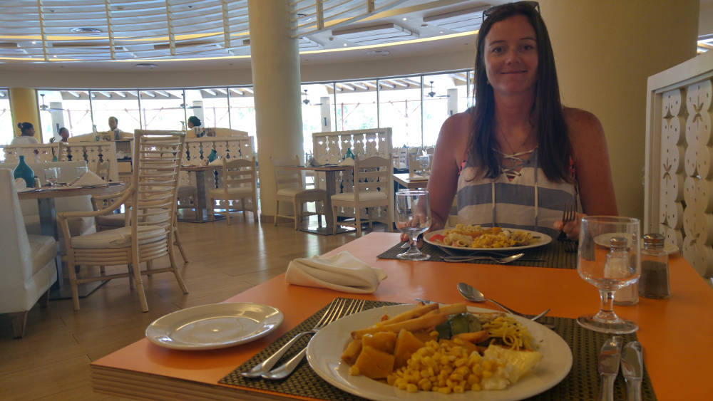 Linnie at buffet