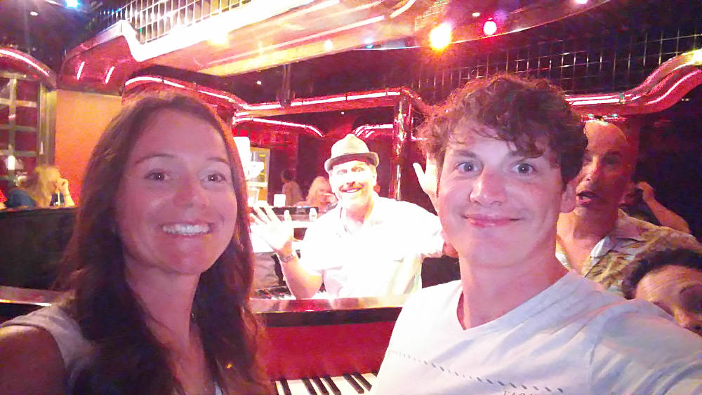 Mark selfie