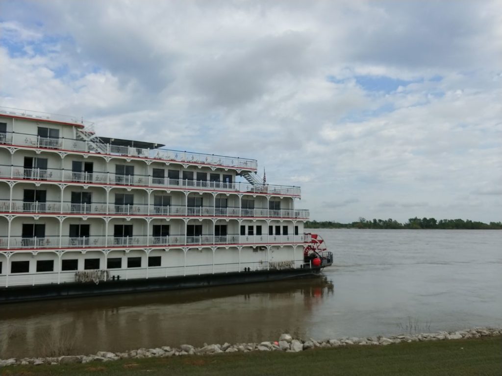 Mississippi boat